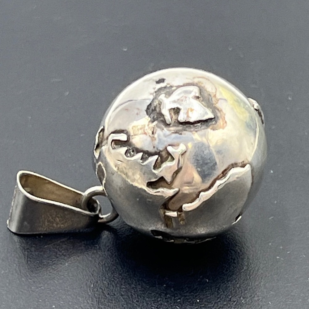 Mexico Round Harmony Ball Earth Globe Pendant 925 Raised Gold Chime Bell Pendant